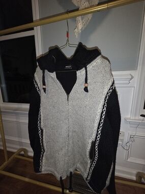 Men's Hooded Zip Sweater - Black & Light Gray
